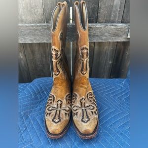 Preowned cowboy boots- size 7